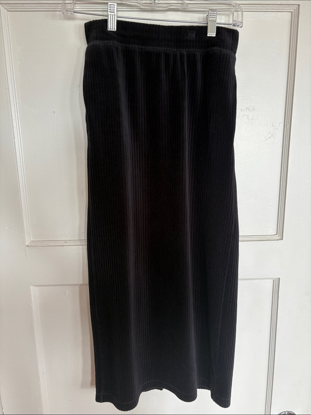 Uniqlo Black Velvet Ribbed Knit Midi Skirt with POCKETS XS